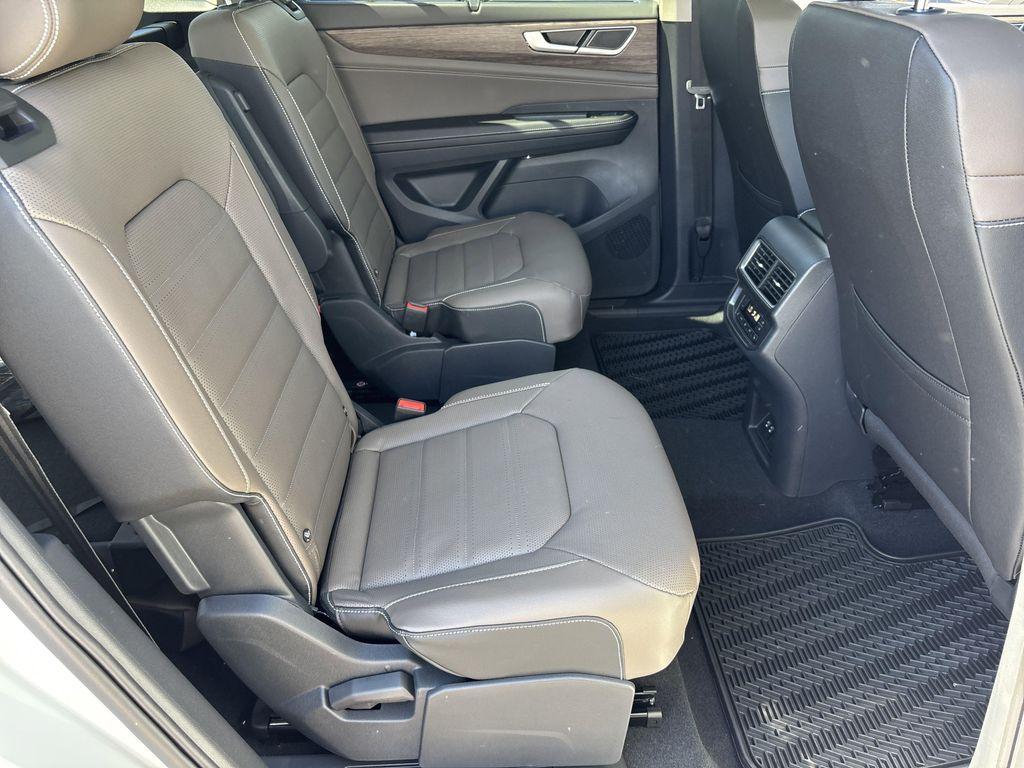 new 2026 Volkswagen Atlas car, priced at $48,111