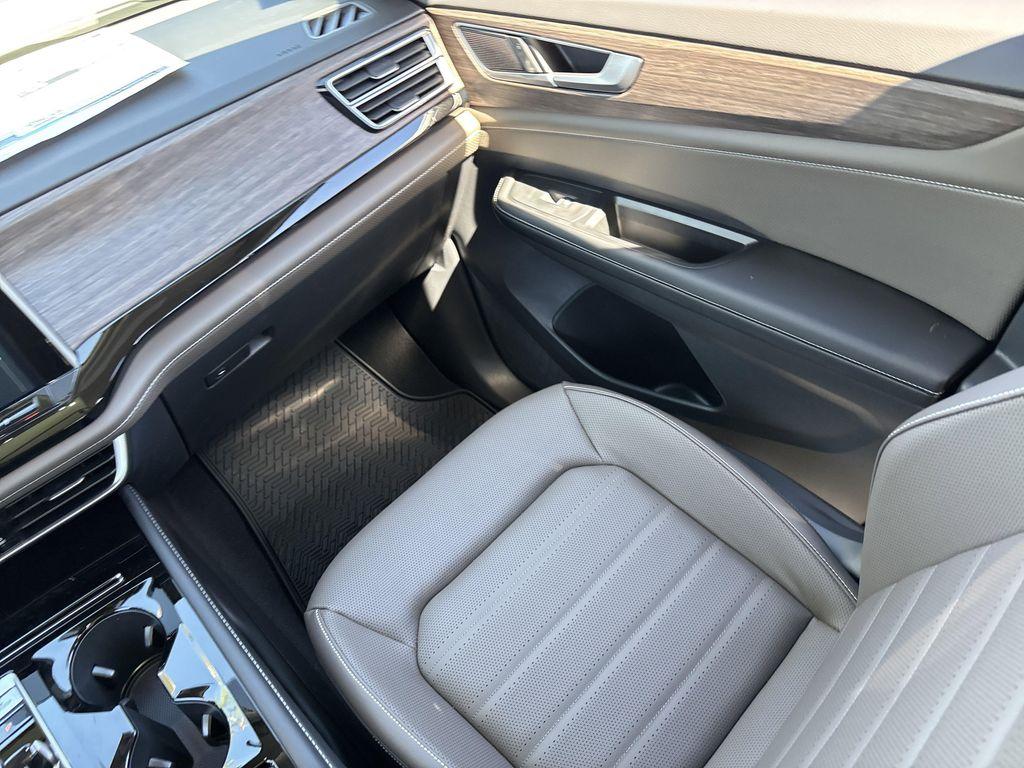 new 2026 Volkswagen Atlas car, priced at $48,111