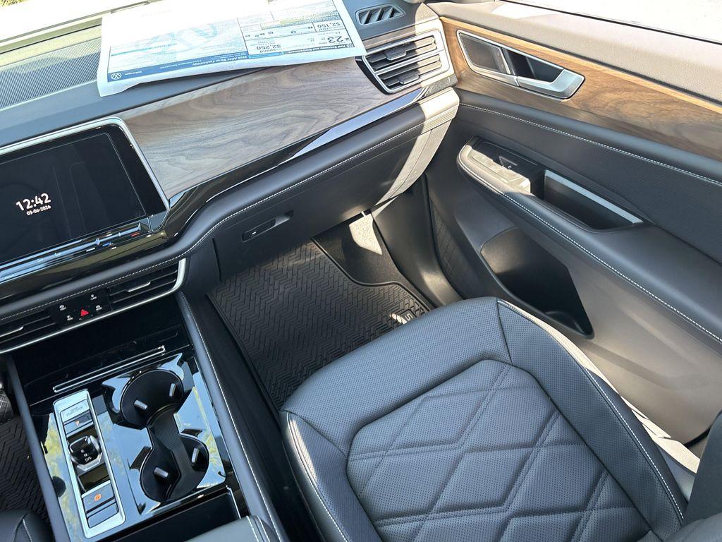 new 2026 Volkswagen Atlas car, priced at $42,926