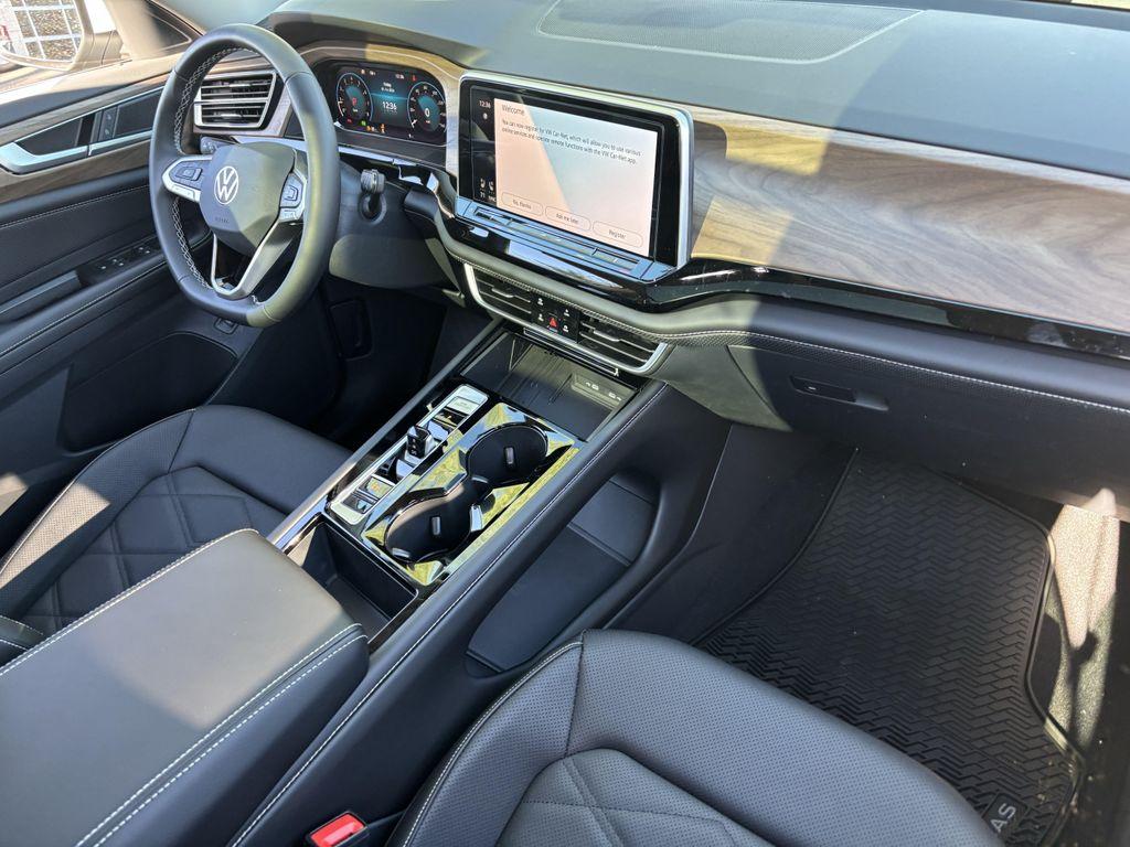 new 2026 Volkswagen Atlas car, priced at $44,527