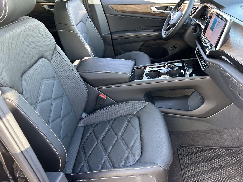 new 2026 Volkswagen Atlas car, priced at $43,434