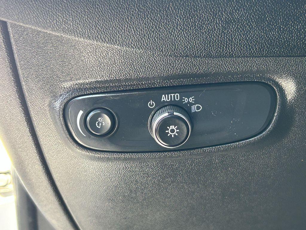 used 2024 Chevrolet Equinox car, priced at $21,263