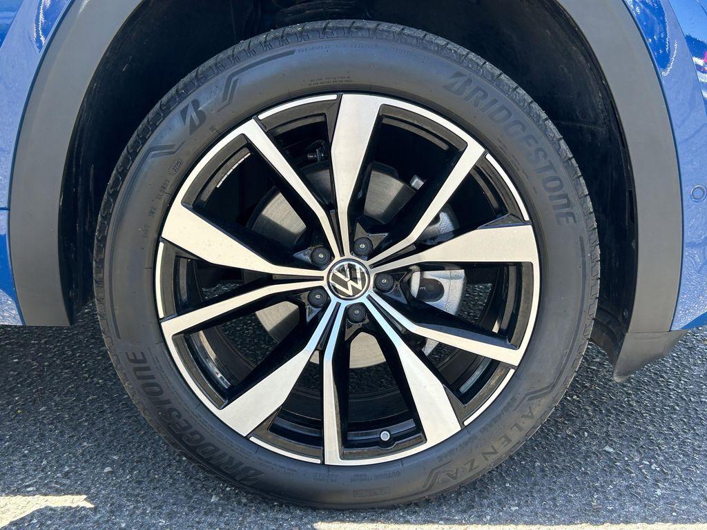 used 2026 Volkswagen Atlas car, priced at $44,588
