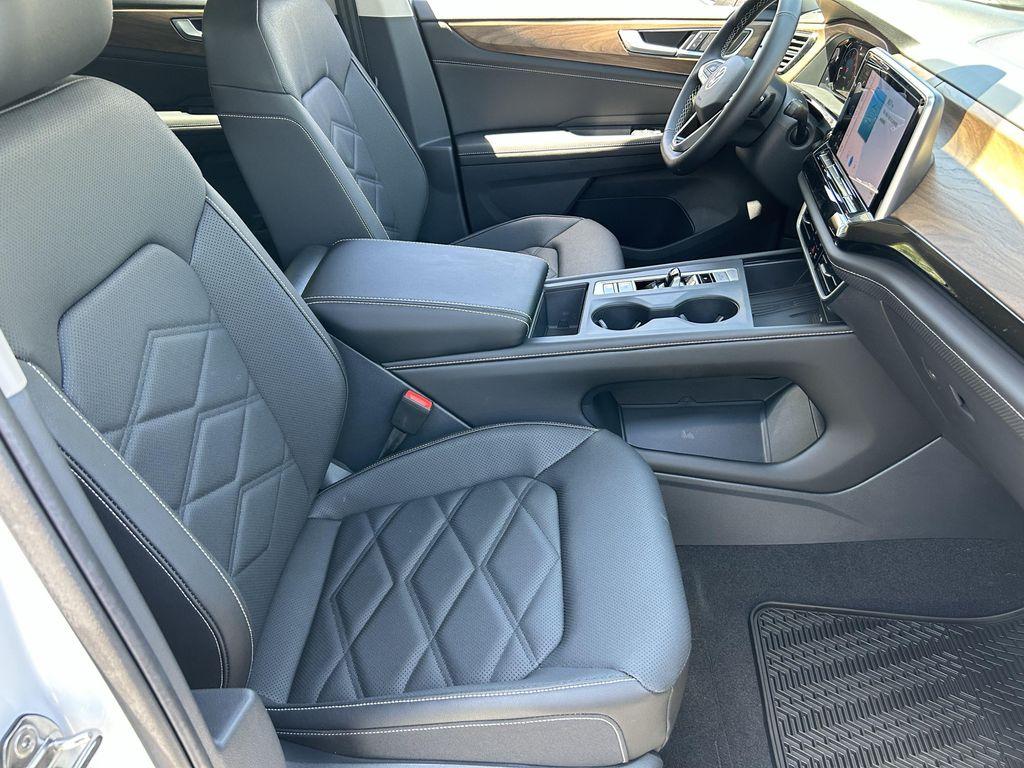 new 2026 Volkswagen Atlas car, priced at $36,724