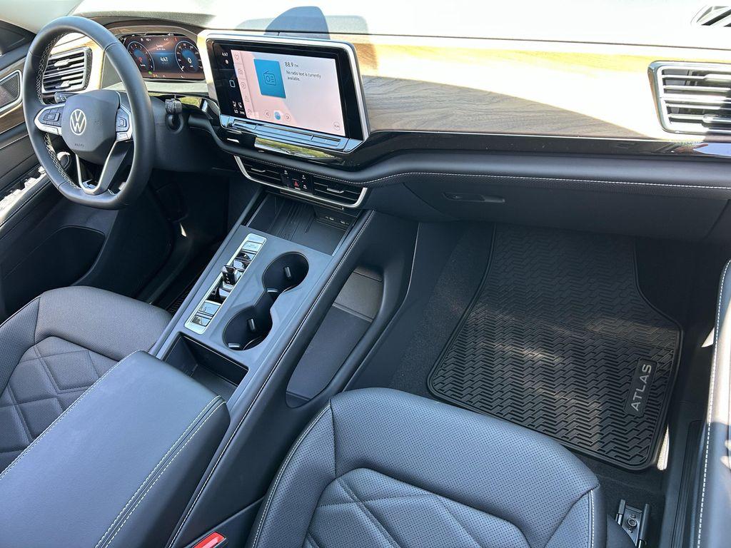 new 2026 Volkswagen Atlas car, priced at $36,724