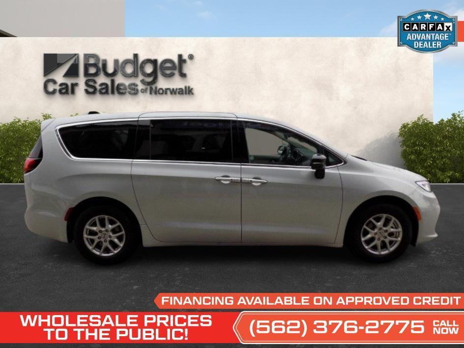 used 2024 Chrysler Pacifica car, priced at $27,999
