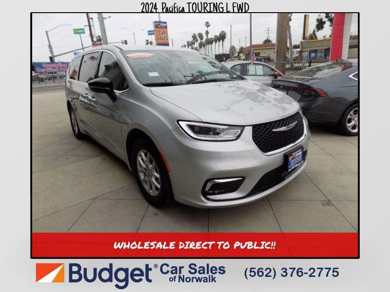 used 2024 Chrysler Pacifica car, priced at $27,999