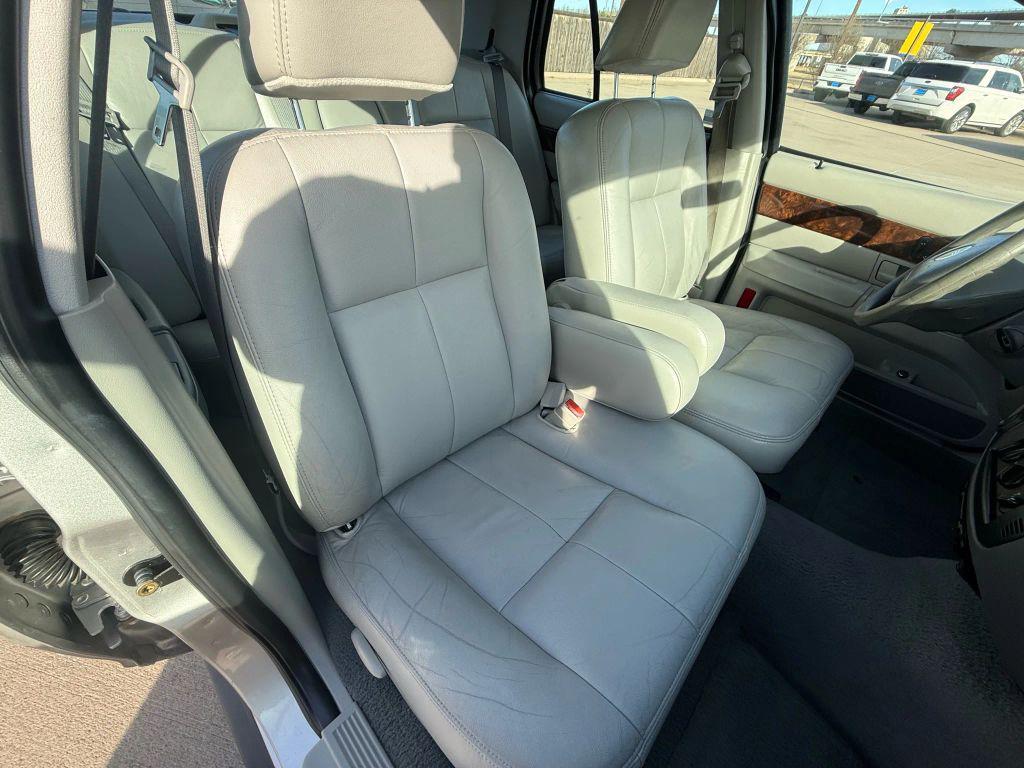 used 2004 Mercury Grand Marquis car, priced at $6,995