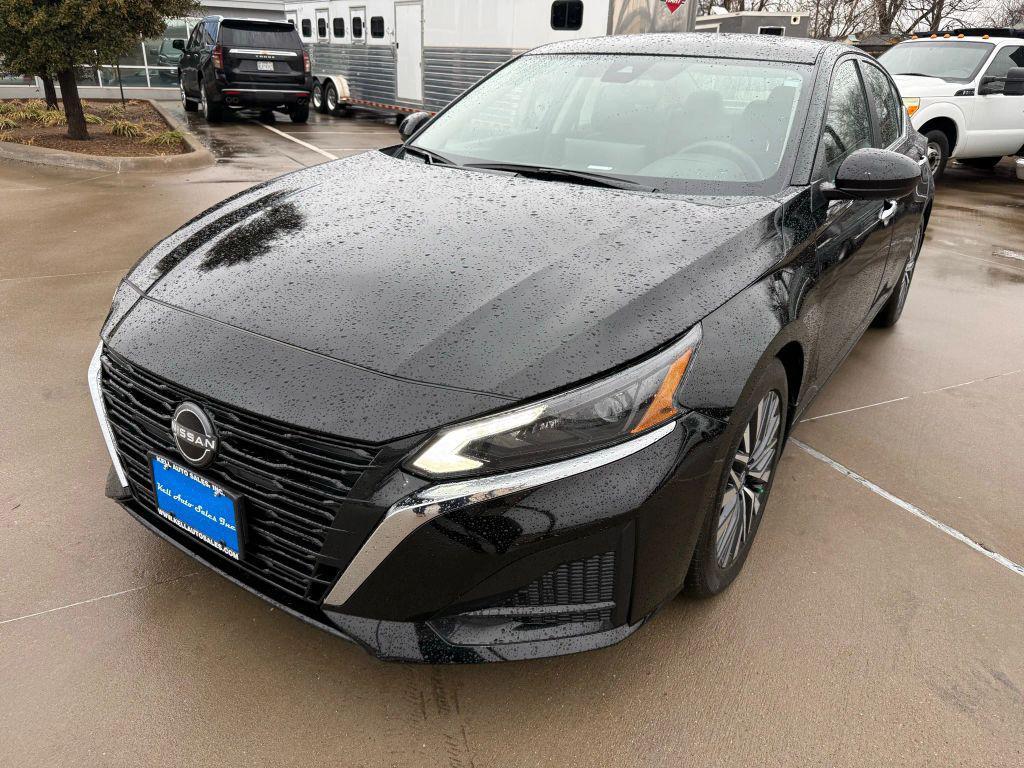 used 2023 Nissan Altima car, priced at $23,899