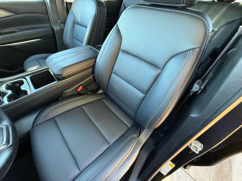 used 2025 Chevrolet Traverse car, priced at $37,388