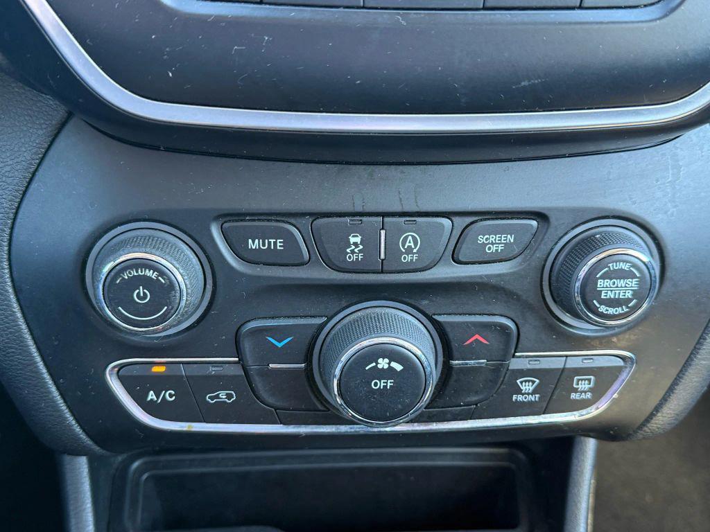 used 2021 Jeep Cherokee car, priced at $14,488