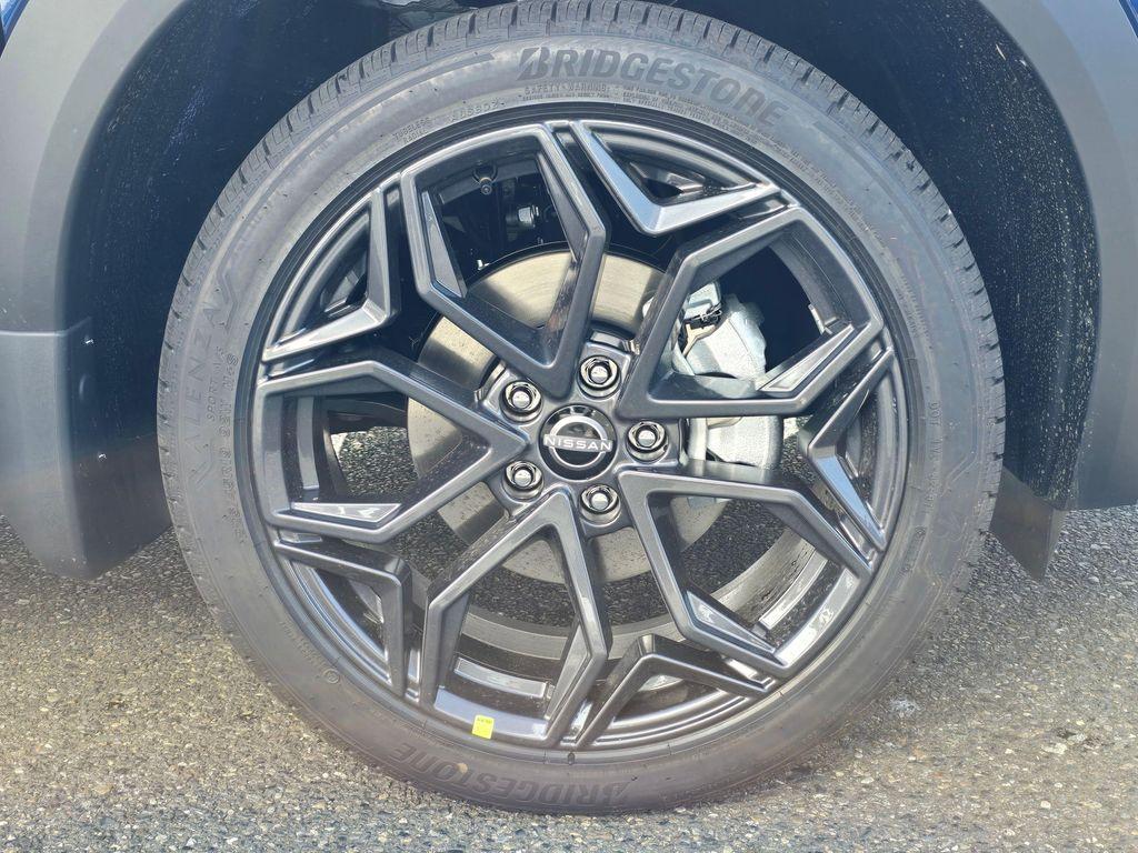 new 2025 Nissan Kicks car, priced at $28,999