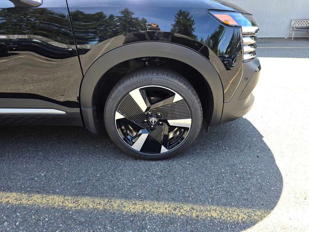 new 2025 Nissan Kicks car, priced at $26,999