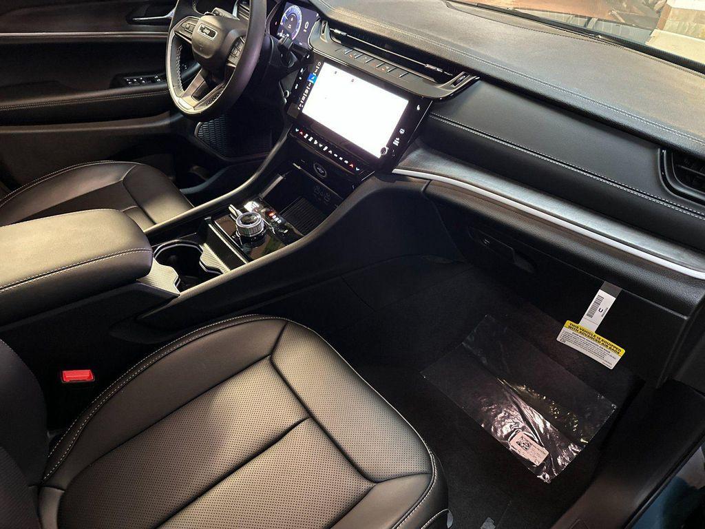 new 2026 Jeep Grand Cherokee car, priced at $46,860