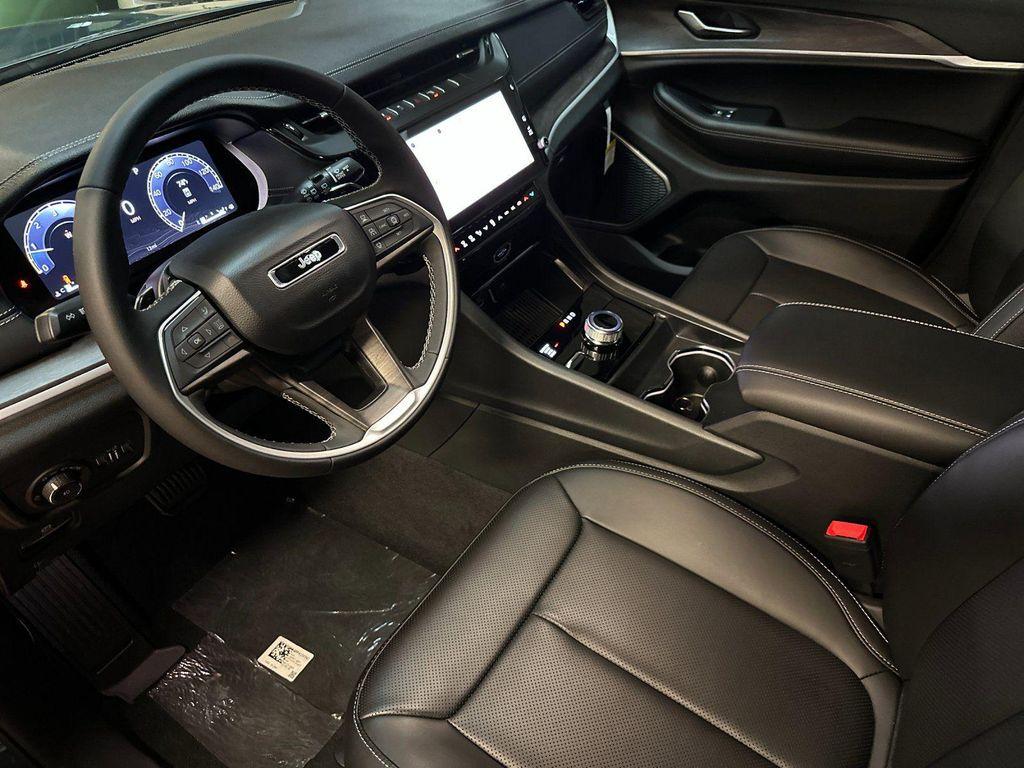 new 2026 Jeep Grand Cherokee car, priced at $46,860