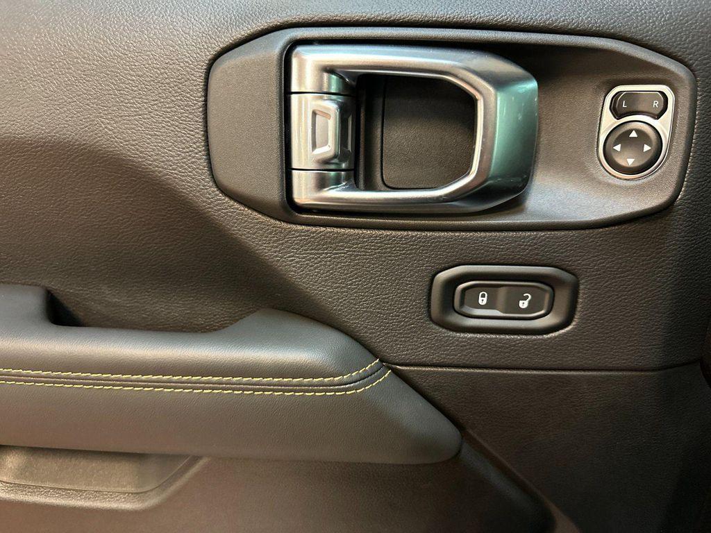new 2025 Jeep Wrangler car, priced at $61,705