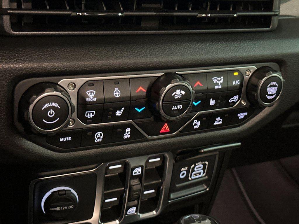 new 2025 Jeep Wrangler car, priced at $48,030