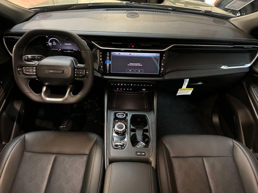 new 2026 Jeep Cherokee car, priced at $44,310