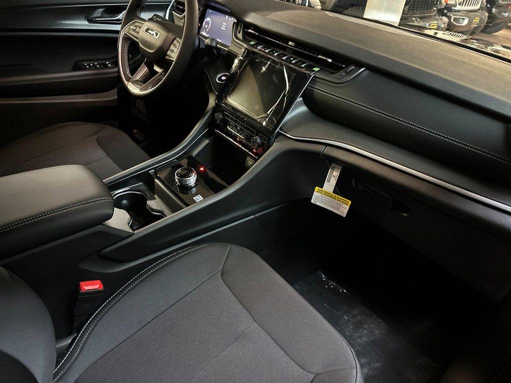 new 2026 Jeep Grand Cherokee car, priced at $36,730