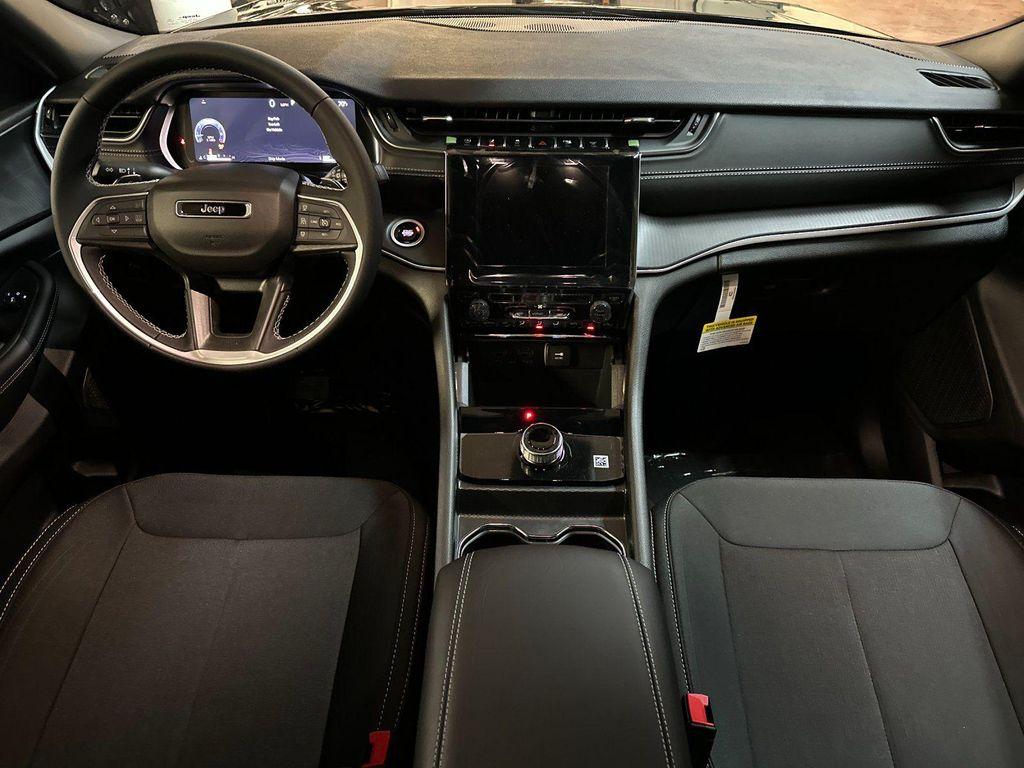new 2026 Jeep Grand Cherokee car, priced at $36,730
