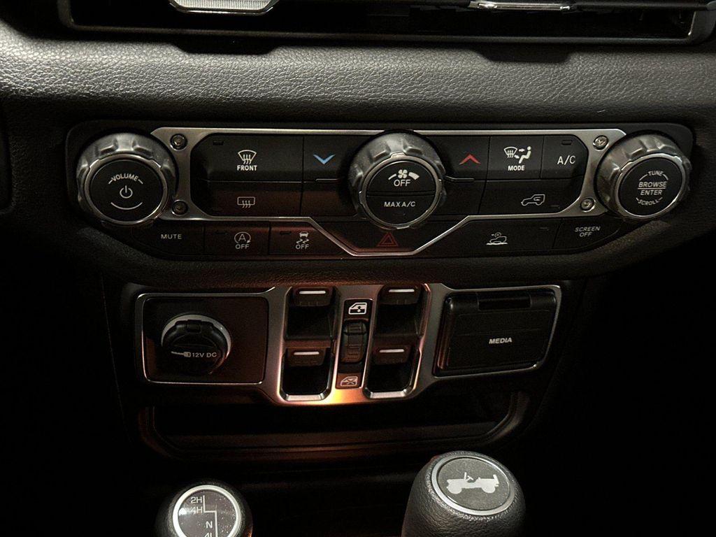new 2026 Jeep Wrangler car, priced at $43,121