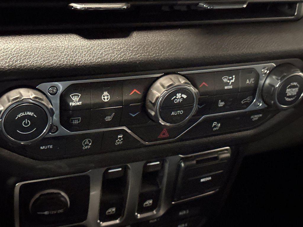 new 2026 Jeep Wrangler car, priced at $47,086