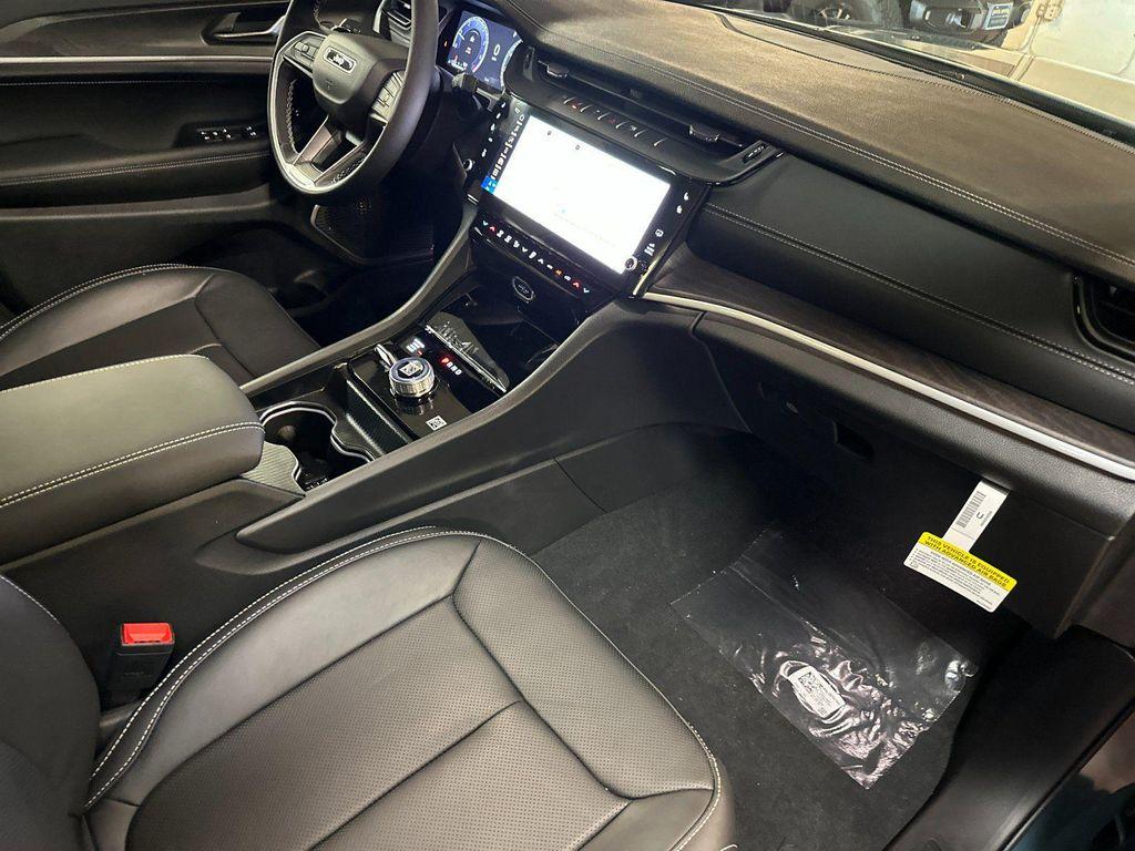 new 2026 Jeep Grand Cherokee car, priced at $51,155