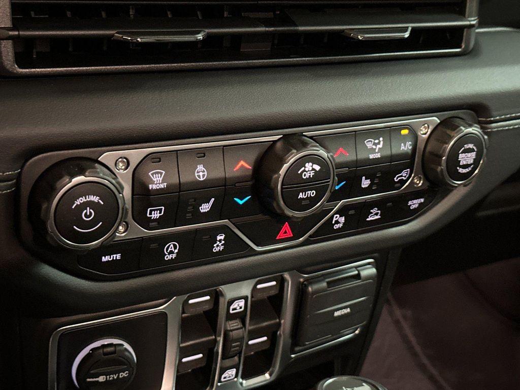 new 2025 Jeep Wrangler car, priced at $53,110
