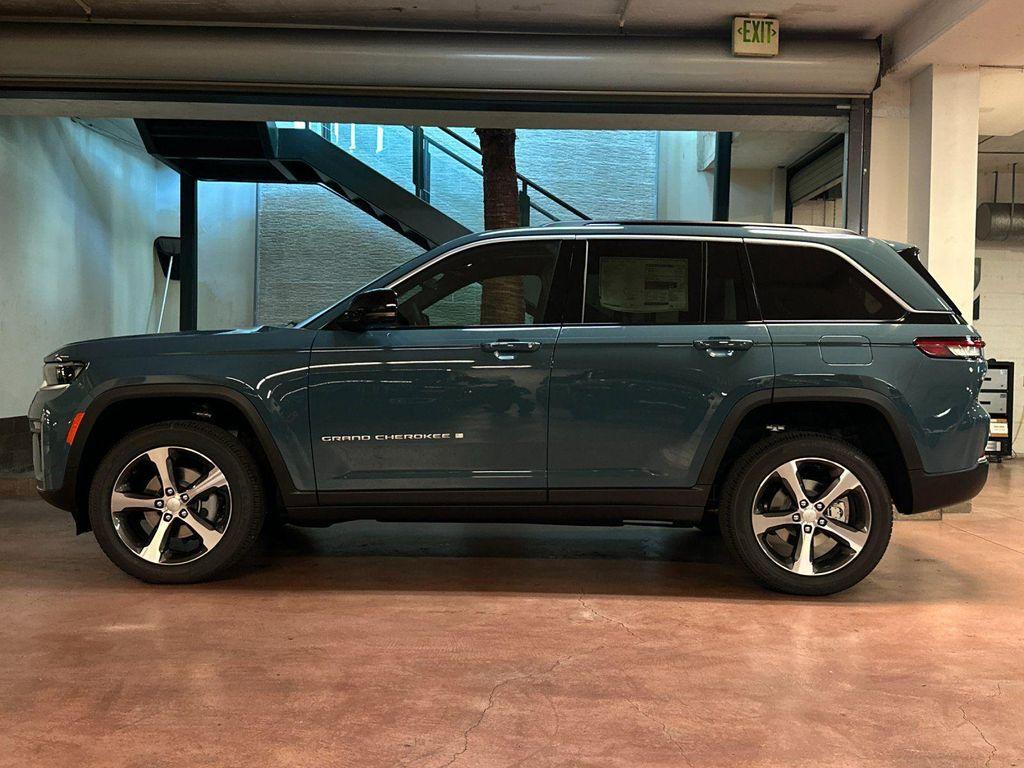 new 2026 Jeep Grand Cherokee car, priced at $44,560