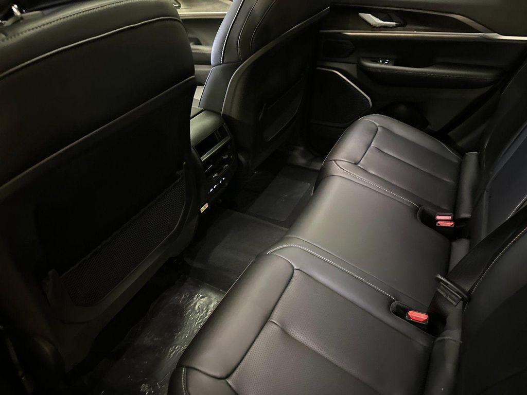 new 2026 Jeep Grand Cherokee car, priced at $44,560