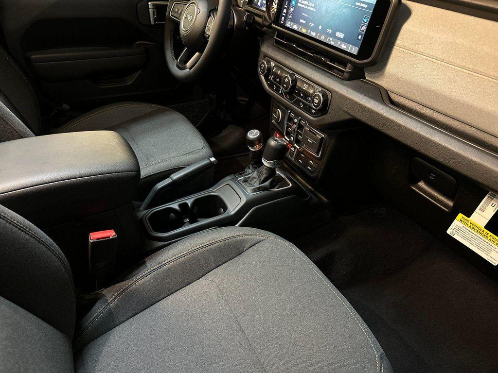 new 2025 Jeep Wrangler car, priced at $54,270