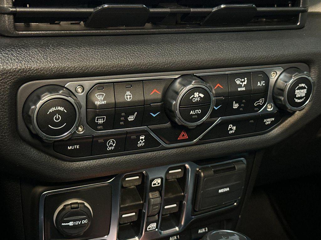 new 2025 Jeep Wrangler car, priced at $54,270
