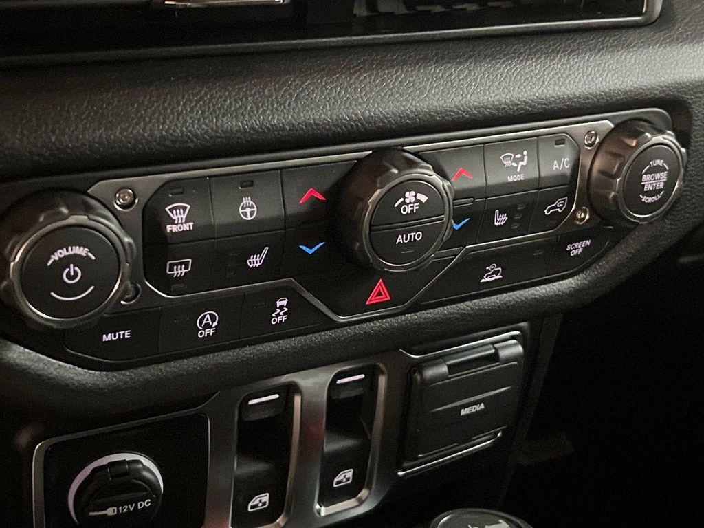 new 2026 Jeep Wrangler car, priced at $43,671