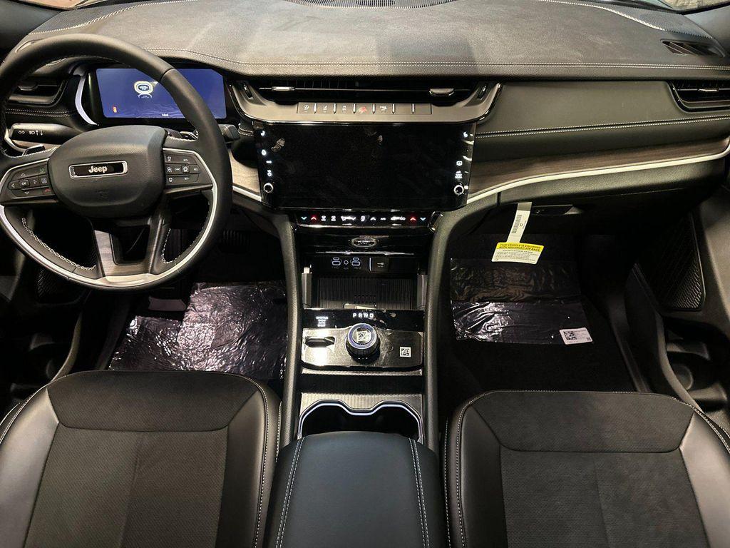 new 2026 Jeep Grand Cherokee car, priced at $46,070
