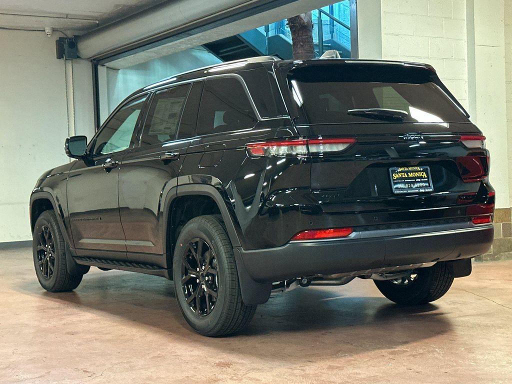 new 2026 Jeep Grand Cherokee car, priced at $46,070