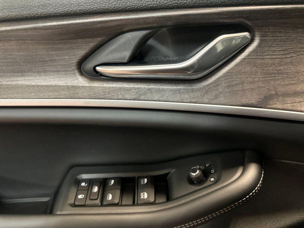 new 2026 Jeep Grand Cherokee car, priced at $46,070