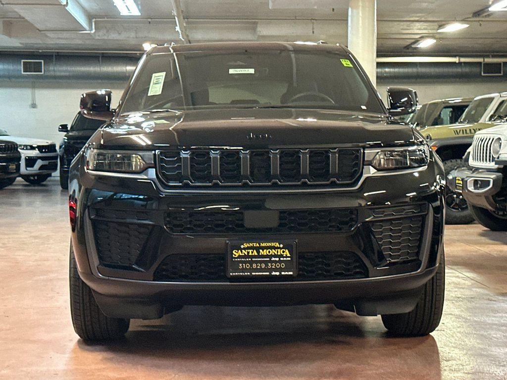 new 2026 Jeep Grand Cherokee car, priced at $46,070