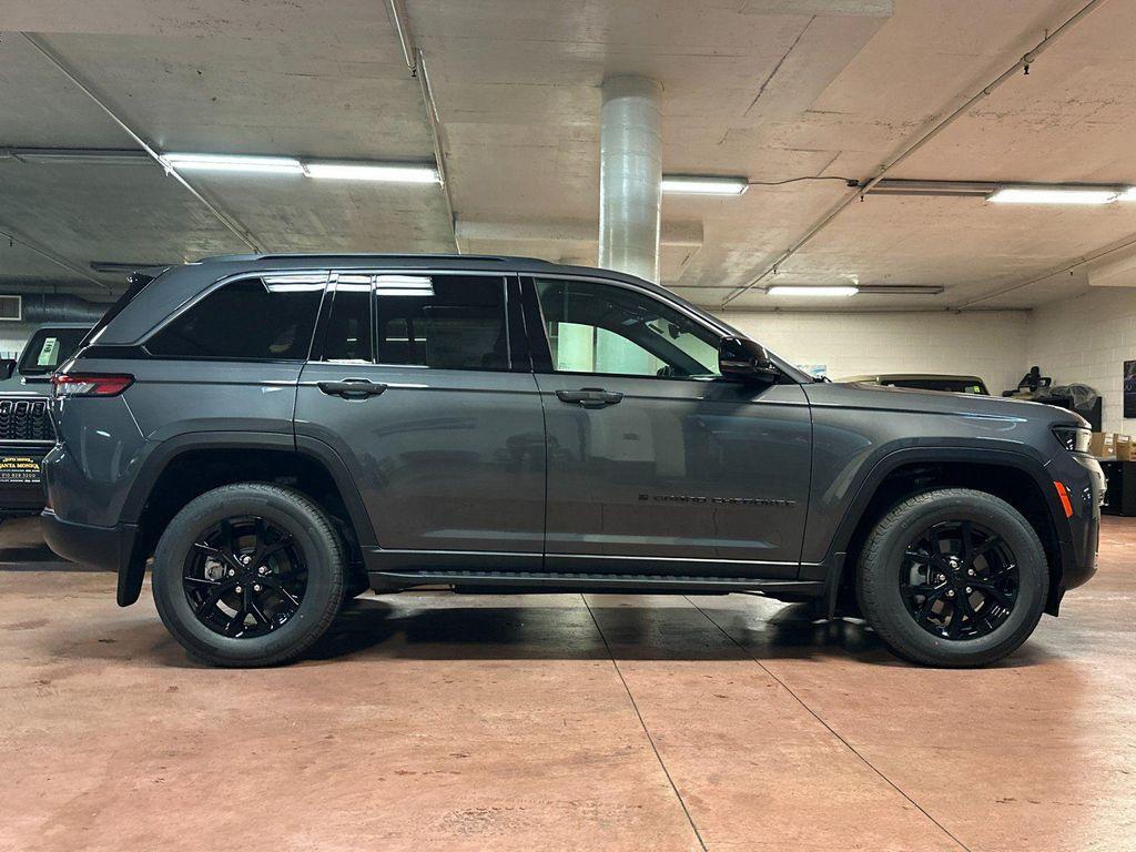 new 2026 Jeep Grand Cherokee car, priced at $45,650