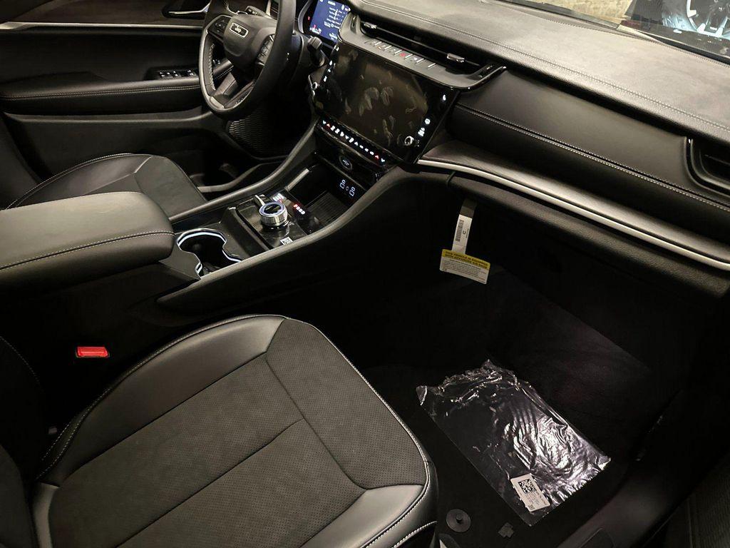 new 2026 Jeep Grand Cherokee car, priced at $45,650