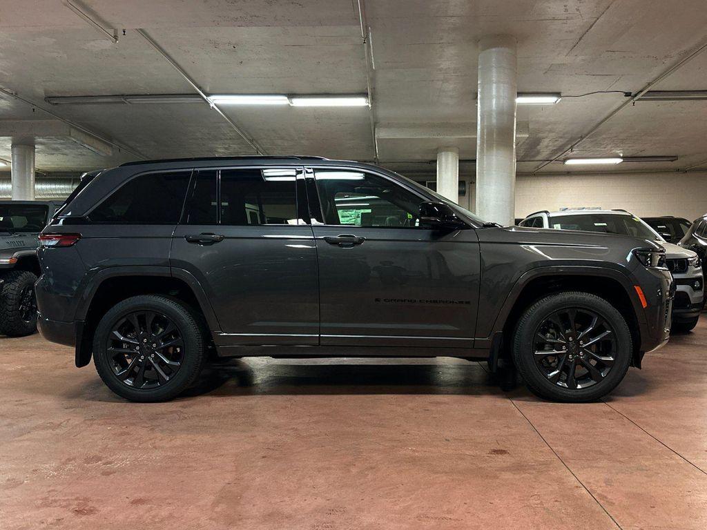 new 2026 Jeep Grand Cherokee car, priced at $48,245