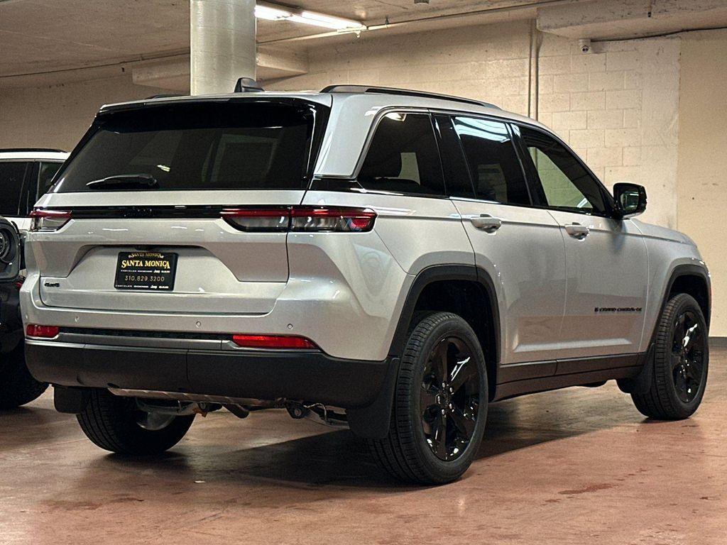 new 2026 Jeep Grand Cherokee car, priced at $43,830