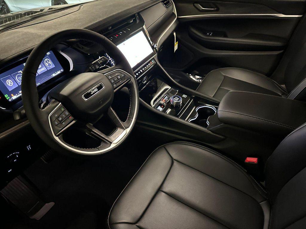 new 2026 Jeep Grand Cherokee car, priced at $48,080