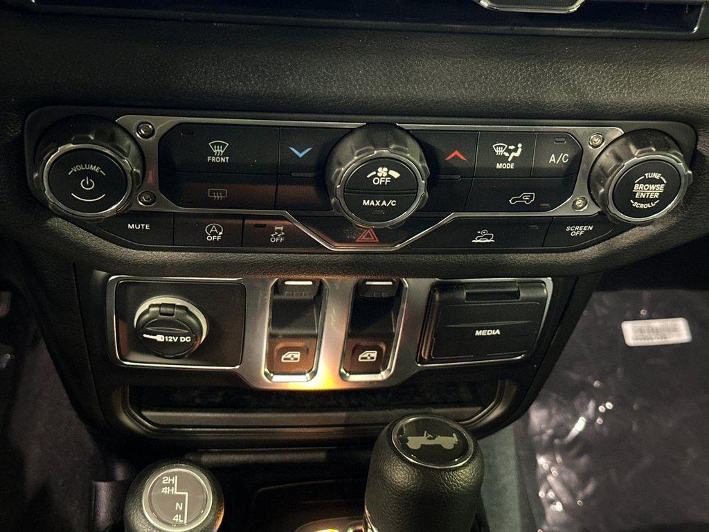 new 2026 Jeep Wrangler car, priced at $39,271