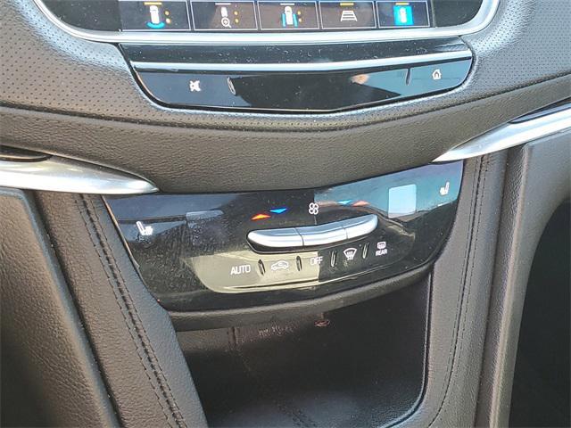 used 2022 Cadillac XT5 car, priced at $28,908