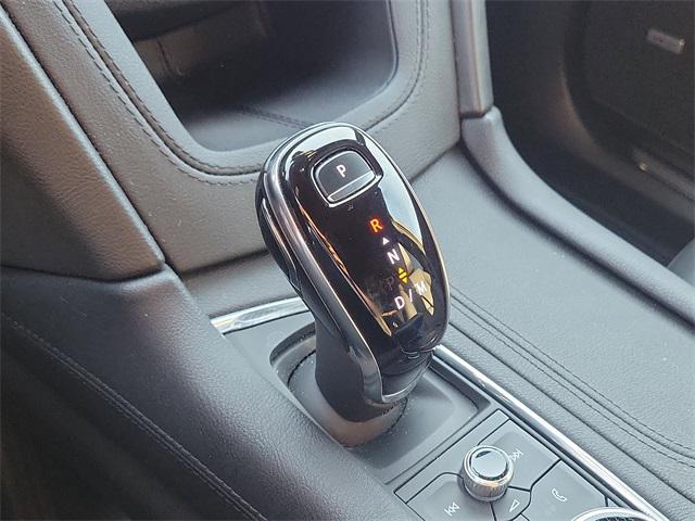 used 2022 Cadillac XT5 car, priced at $35,998