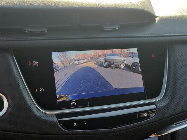 used 2022 Cadillac XT5 car, priced at $35,998