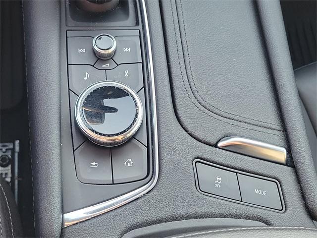 used 2022 Cadillac XT5 car, priced at $35,998