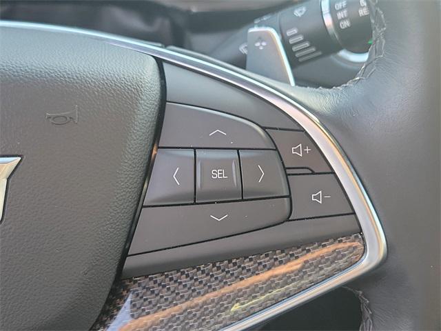 used 2022 Cadillac XT5 car, priced at $35,998