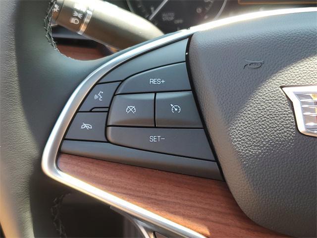 new 2025 Cadillac XT5 car, priced at $60,439