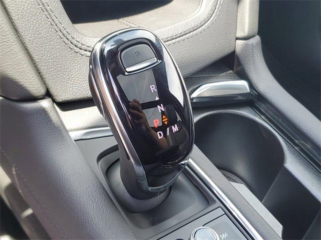 new 2025 Cadillac XT5 car, priced at $65,494